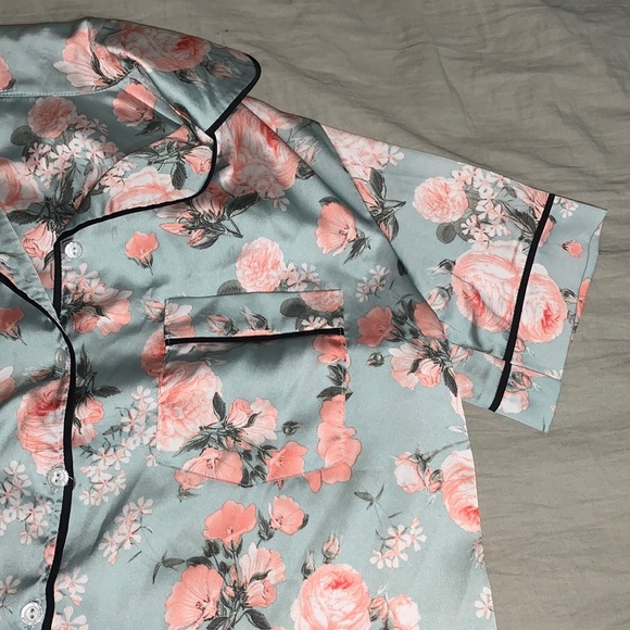 π Silky Night Shirt π Womenβs Size Small - Picture 2 of 5